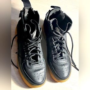 Nike SF Air Force 1 Mid Black Gum